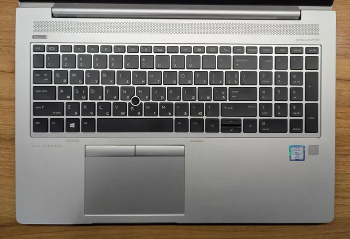 Ультрабук HP EliteBook 850 G5 / 15.6" (1920x1080) IPS / Intel Core i7-7600U (2 (4) ядра по 2.8 - 3.9 GHz) / 16 GB DDR4 / 512 GB SSD / Intel HD Graphics 620 / HDMI / WebCam / Windows 10 б/в - зображення 3