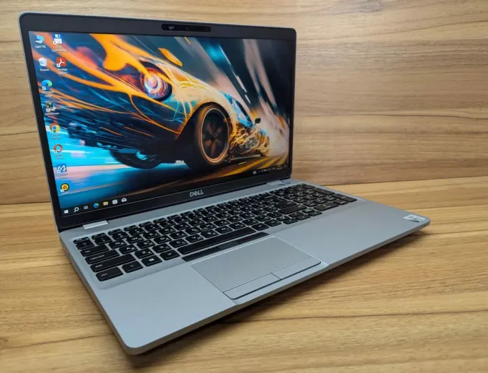 Мобільна робоча станція Dell Precision 3551 / 15.6" (1920x1080) IPS / Intel Core i7-10750H (6 (12) ядер по 2.6 - 5.0 GHz) / 16 GB DDR4 / 512 GB SSD / nVidia Quadro P620, 4 GB GDDR5, 128-bit / WebCam / TouchID / Windows 10 б/в - зображення 4