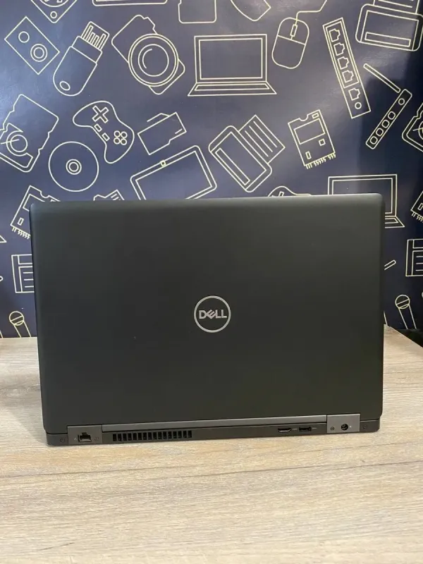 Ультрабук Б-клас Dell Latitude 5590 / 15.6" (1920x1080) TN / Intel Core i5-8350U (4 (8) ядра по 1.7 - 3.6 GHz) / 8 GB DDR4 / 256 GB SSD / Intel UHD Graphics 620 / WebCam / Win 10 б/в - зображення 3