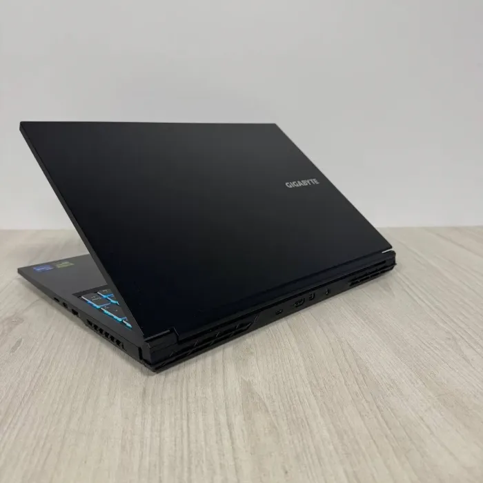 Ігровий ноутбук Gigabyte G6 KF / 16" (1920x1200) IPS / Intel Core i7-13620H (10 (16) ядер по 3,6 - 4,9 ГГц) / 16 ГБ DDR5 / 1000 ГБ SSD / nVidia GeForce RTX 4060, 8 ГБ GDDR6, 128-біт / Веб-камера б/в - зображення 8