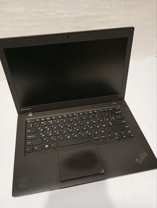 Ультрабук Б-клас Lenovo ThinkPad T440 / 14" (1366x768) TN / Intel Core i5-4300U (2 (4) ядра по 1.9 - 2.9 GHz) / 8 GB DDR3 / 256 GB SSD / Intel HD Graphics 4400 / WebCam б/в - зображення 3