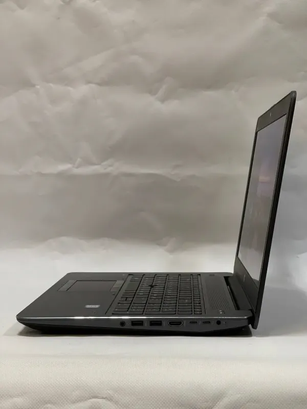 Мобільна робоча станція HP ZBook 15 G3 / 15.6" (1920x1080) TN / Intel Core i7-6820HQ (4 (8) ядра по 2.7 - 3.6 GHz) / 16 GB DDR4 / 256 GB SSD + 500 GB HDD / nVidia Quadro M1000M, 2 GB GDDR5, 128-bit / WebCam б/в - зображення 6