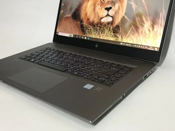 Мобільна робоча станція Б-клас HP ZBook Studio G5 / 15.6" (1920x1080) IPS / Intel Xeon E-2176M (6 (12) ядер по 2.7 - 4.4 GHz) / 32 GB DDR4 / 512 GB SSD NVMe / nVidia Quadro P1000, 4 GB DDR5, 128-bit / WebCam / Win 10 Pro б/в - зображення 9