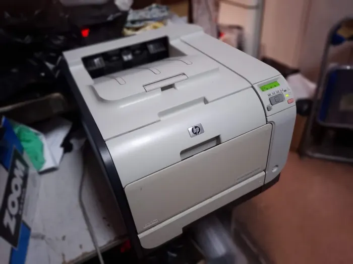 Принтер HP Color LaserJet CP2025 / Лазерний кольоровий друк / 600x600 dpi / A4 / 20 стор. хв / USB 2.0 б/в - зображення 2