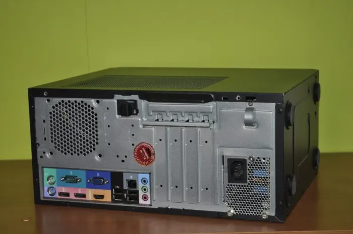 Комп'ютер Acer Veriton S4660G Tower / Intel Core i5-8400 (6 ядер по 2,8 - 4,0 ГГц) / 8 ГБ DDR4 / 256 ГБ SSD M.2 / Intel UHD Graphics 630 / Windows 11 Pro б/в - зображення 6