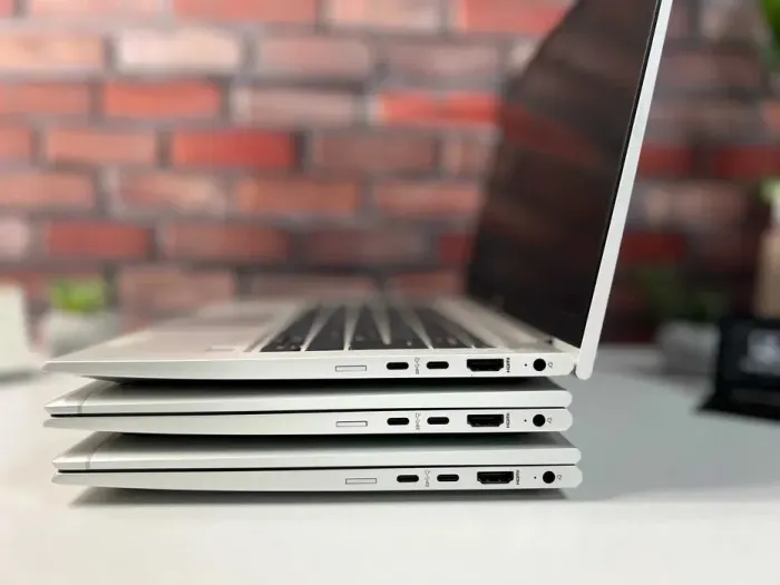 Ультрабук HP EliteBook 835 G7 / 13.3" (1920x1080) IPS / AMD Ryzen 5 PRO 4650U (6 (12) ядер по 2.1 - 4.0 GHz) / 16 GB DDR4 / 256 GB SSD M.2 / AMD Radeon RX Vega 6 Graphics / WebCam б/в - зображення 4