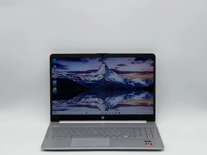 Ультрабук HP 15-ef0023dx / 15.6" (1366x768) TN Touch / AMD Ryzen 5 3500U (4 (8) ядра по 2.1 - 3.7 GHz) / 16 GB DDR4 / 240 GB SSD / AMD Radeon RX Vega 8 Graphics / WebCam б/в - зображення 2