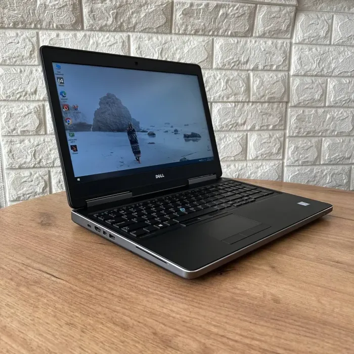 Мобільна робоча станція Б-клас Dell Precision 7520 / 15.6" (1920x1080) TN / Intel Xeon E3-1535M v6 (4 (8) ядра по 3.1 - 4.2 GHz) / 16 GB DDR4 / 128 GB SSD M.2 + 500 GB HDD / AMD Radeon Pro WX 4130, 2 GB GDDR5, 128-bit / WebCam б/в - зображення 4