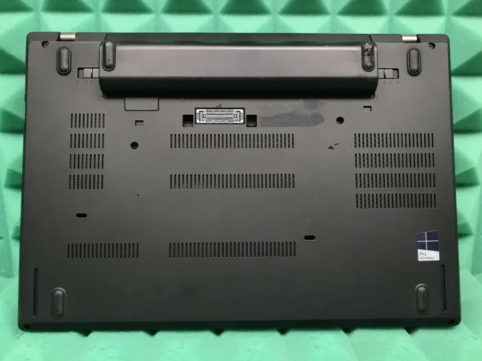 Ультрабук Б-клас Lenovo ThinkPad T470 / 14" (1366x768) TN / Intel Core i5-7300U (2 (4) ядра по 2.6 - 3.5 GHz) / 8 GB DDR4 / 240 GB SSD / Intel HD Graphics 520 / WebCam / Fingerprint / USB 3.1 / HDMI б/в - зображення 9