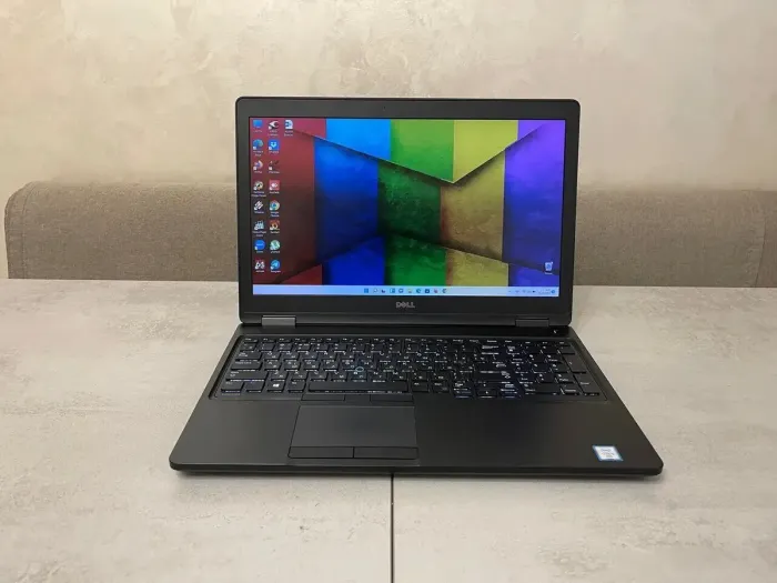 Ігровий ноутбук Dell Latitude 5580 / 15.6" IPS / Intel Core i5-6440HQ (4 ядра по 2.6-3.5 GHz) / 16GB DDR4 / 256GB SSD M.2 / GeForce 940MX, 2GB GDDR5, 64-bit / HDMI б/в - зображення 2