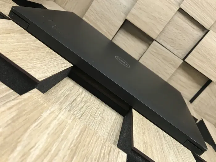 Ноутбук Б-клас Dell Latitude 7490 / 14" (1920x1080) IPS / Intel Core i5-8350U (4 (8) ядра по 1.7 - 3.6 GHz) / 8 GB DDR4 / 256 GB SSD M.2 / Intel UHD Graphics 620 / WebCam / USB 3.1 / HDMI б/в - зображення 7