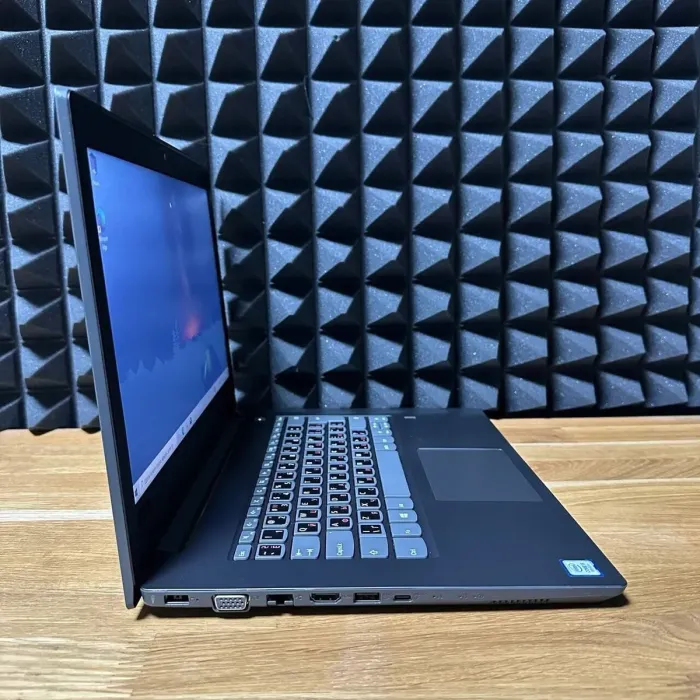 Ноутбук Lenovo V330-14IKB 81B0 / 14" (1920x1080) IPS / Intel Core i5-8250U (4 (8) ядра по 1.6 - 3.4 GHz) / 8 GB DDR4 / 256 GB SSD / Intel UHD Graphics 620 / WebCam б/в - зображення 3