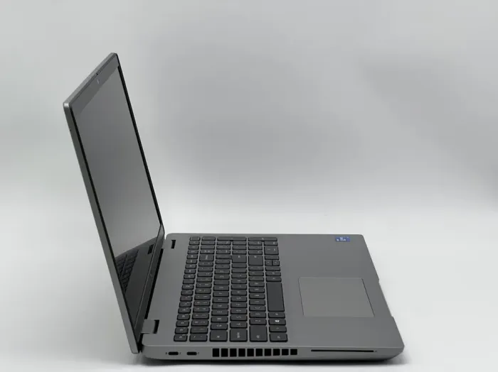 Ультрабук Dell Latitude 5521 / 15.6" (1920x1080) IPS / Intel Core i7-11850H (8 (16) ядер по 2.5 - 4.8 GHz) / 16 GB DDR4 / 240 GB SSD / nVidia GeForce MX450, 2 GB GDDR6, 64-bit / WebCam б/в - зображення 4