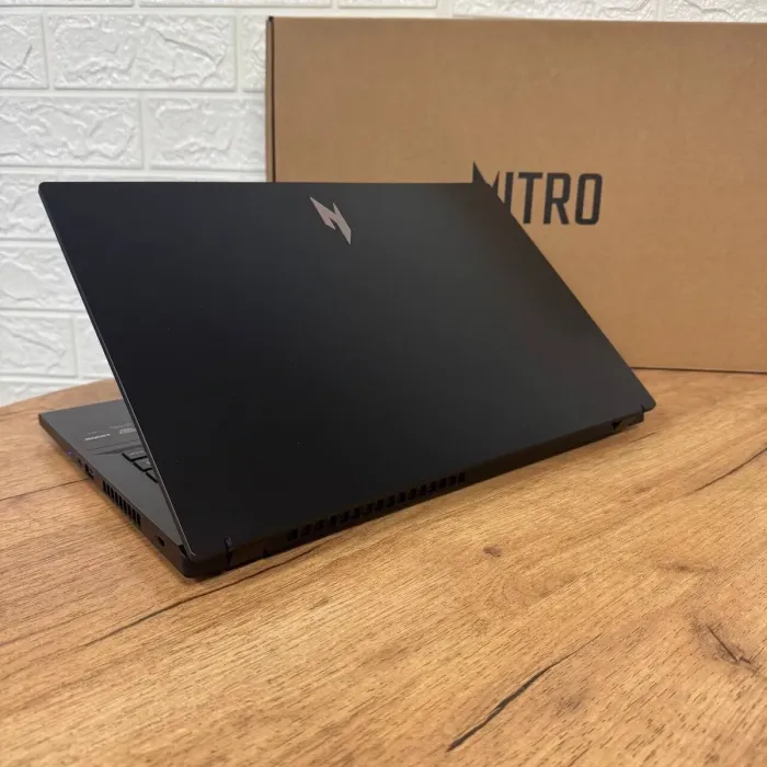Ігровий ноутбук Acer Nitro V15 ANV15-41 / 15.6" (1920x1080) IPS / AMD Ryzen 5 7535HS (6 (12) ядер по 3.3 - 4.55 GHz) / 32 GB DDR5 / 512 GB SSD / nVidia GeForce RTX 4050, 6 GB GDDR6, 96-bit / WebCam б/в - зображення 6