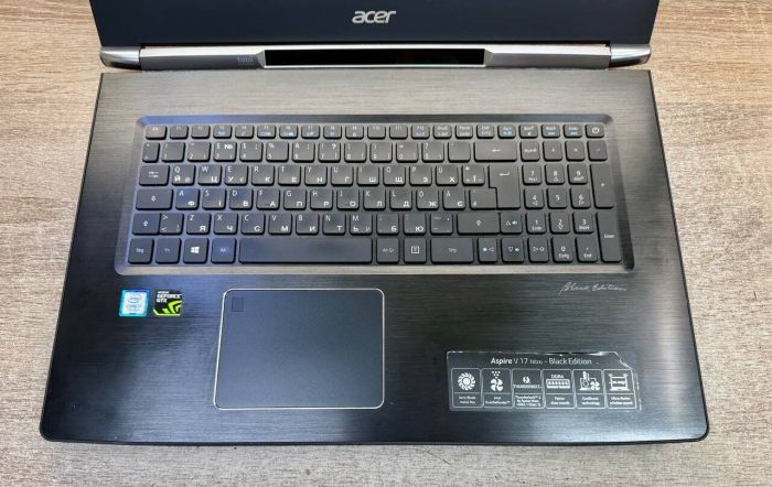 Ігровий ноутбук Acer Aspire V 17 Nitro Black Edition / 17,3" (1920x1080) IPS / Intel Core i7-7700HQ (4 (8) ядра по 2,8 - 3,8 ГГц) / 16 ГБ DDR4 / 240 ГБ SSD M.2 + 1000 ГБ SSD / nVidia GeForce GTX 1060, 6 ГБ GDDR5, 192-біт / Веб-камера / Windows 10 б/в - зображення 4