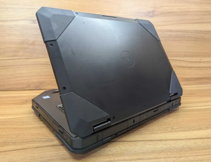 Захищений ноутбук Dell Latitude 14 Rugged 5414 / 14" (1920x1080) IPS / Intel Core i5-6300U (2 (4) ядра по 2.4 - 3.0 GHz) / 8 GB DDR4 / 512 GB SSD / Intel HD Graphics 520 / WebCam / HDMI / Windows 10 б/в - зображення 7
