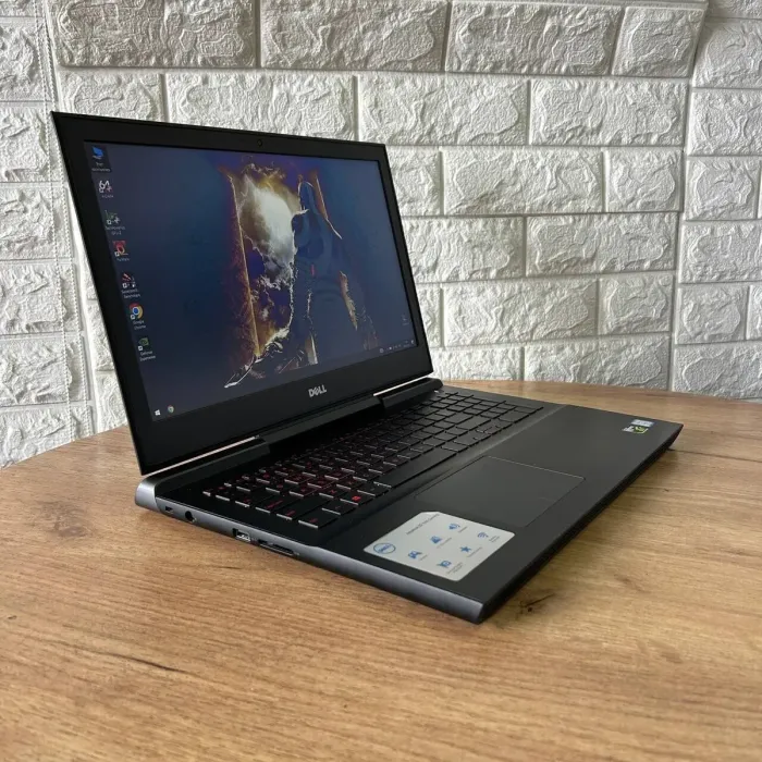 Ігровий ноутбук Dell Inspiron 15 Gaming 7567 / 15.6" (1920x1080) TN / Intel Core i5-7300HQ (4 ядра по 2.5 - 3.5 GHz) / 16 GB DDR4 / 480 GB SSD / nVidia GeForce GTX 1050, 4 GB GDDR5, 128-bit / WebCam б/в - зображення 4