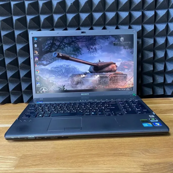 Ноутбук Б-клас Sony Vaio PCG-81112M / 15.6" (1920x1080) TN / Intel Core i7-740QM (4 (8) ядра по 1.73 - 2.93 GHz) / 6 GB DDR3 / 256 GB SSD / nvidia GeForce GT 425M, 1 GB GDDR3, 128-bit / WebCam / DVD-ROM б/в - зображення 2