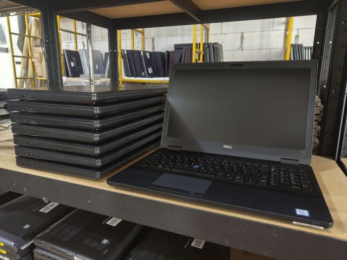 Ноутбук Dell Latitude 5580 / 15.6" (1920x1080) IPS / Intel Core i5-7200U (2 (4) ядра по 2.5 - 3.1 GHz) / 16 GB DDR4 / 240 GB SSD M.2 / Intel HD Graphics 620 / WebCam б/в - зображення 5