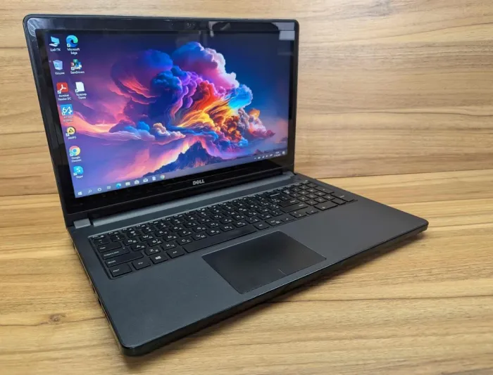 Ноутбук Dell Inspiron 5558 / 15.6" (1366x768) TN Touch / Intel Core i3-4030U (2 (4) ядра по 1.9 GHz) / 8 GB DDR3 / 240 GB SSD / Intel HD Graphics 4400 / WebCam / Windows 10 б/в - зображення 4