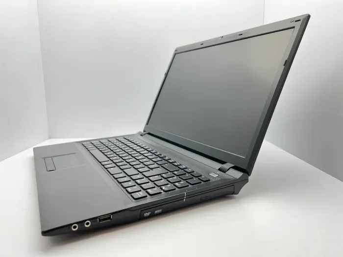 Ноутбук Terra Mobile 1512 / 15.6" (1366x768) TN / Intel Celeron 1037U (2 ядра по 1.8 GHz) / 4 GB DDR3 / 250 GB HDD / Intel HD Graphics 2500 / WebCam / АКБ не тримає б/в - зображення 4