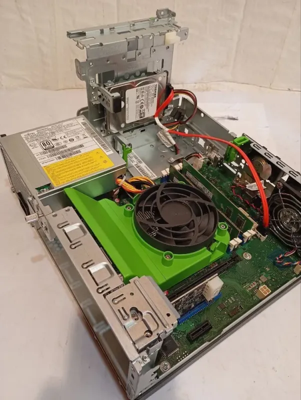 ПК Б-клас Fujitsu Esprimo D738 E85+ SFF / Intel Core i3-8100 (4 ядра по 3.6 GHz) / 8 GB DDR4 / 500 GB HDD / Intel UHD Graphics 630 б/в - зображення 7