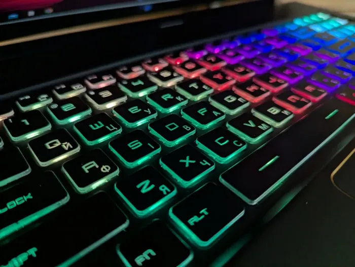 Ігровий ноутбук Б-клас MSI MS-17G1 / 17.3" (1920x1080) IPS / Intel Core i7-9750H (6 (12) ядер по 2.6 - 4.5 GHz) / 16 GB DDR4 / 512 GB SSD / nVidia GeForce RTX 2070, 8 GB GDDR6, 256-bit / WebCam / Windows 10 б/в - зображення 7