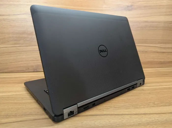 Ультрабук Dell Latitude E7470 / 14" (2560x1440) IPS Touch / Intel Core i7-6600U (2 (4) ядра по 2.6 - 3.4 GHz) / 8 GB DDR4 / 256 GB SSD / Intel HD Graphics 520 / HDMI / WebCam / Windows 10 б/в - зображення 7