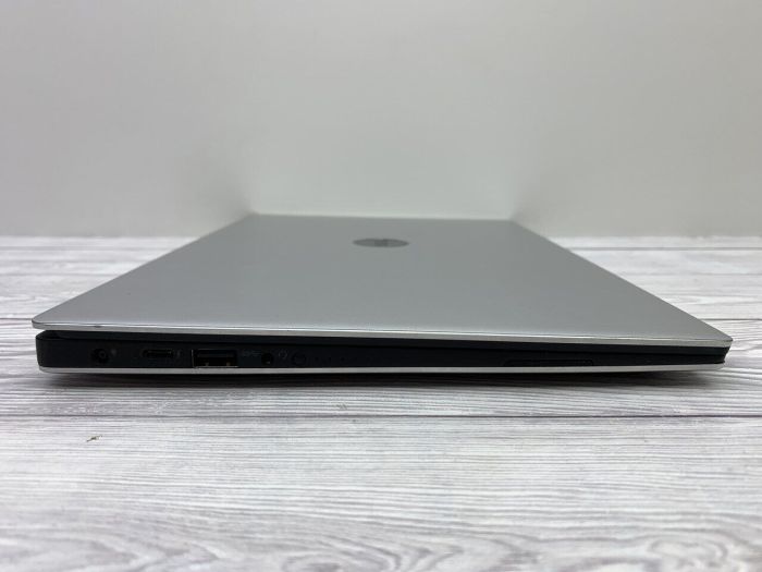 Ультрабук Б-клас Dell XPS 13 9360 / 13.3" (1920x1080) IPS / Intel Core i5-7200U (2 (4) ядра по 2.5 - 3.1 GHz) / 8 GB DDR3 / 240 GB SSD / Intel HD Graphics 620 / WebCam б/в - зображення 6