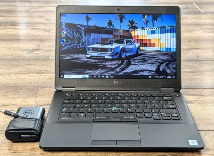 Ноутбук Dell Latitude E5470 / 14" (1366x768) TN / Intel Core i5-6200U (2 (4) ядра по 2.3 - 2.8 GHz) / 8 GB DDR4 / 256 GB SSD / Intel HD Graphics 520 / WebCam б/в - зображення 2