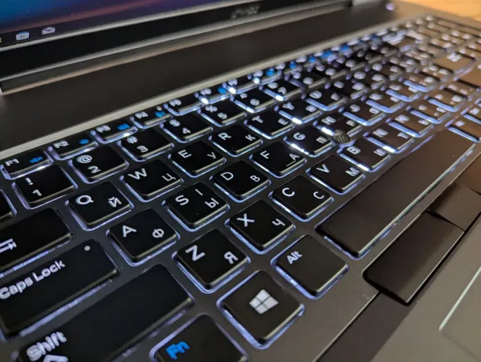 Мобільна робоча станція Dell Precision 7740 / 17.3" (1920x1080) IPS / Intel Core i5-9400H (4 (8) ядра по 2.5 - 4.3 GHz) / 32 GB DDR4 / 512 GB SSD / nVidia Quadro RTX 3000, 6 GB GDDR6, 192-bit / TouchID / Windows 10 б/в - зображення 6