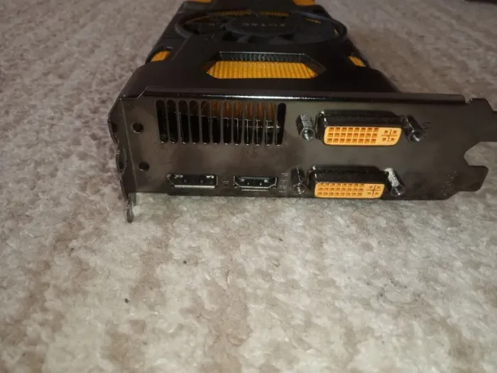 Дискретна відеокарта Zotac GeForce GTX 570, 1.28 GB GDDR5, 320-bit / 1x HDMI, 1x DisplayPort, 2x DVI б/в - зображення 4