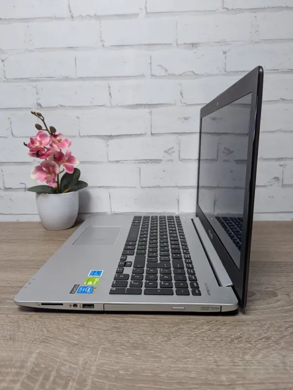 Ноутбук Б-клас Asus K551L / 15.6" (1366x768) TN / Intel Core i5-4200U (2 (4) ядра по 1.6 - 2.6 GHz) / 12 GB DDR3 / 128 GB SSD / nVidia GeForce GT 740M, 2 GB GDDR3, 64-bit / WebCam б/в - зображення 7