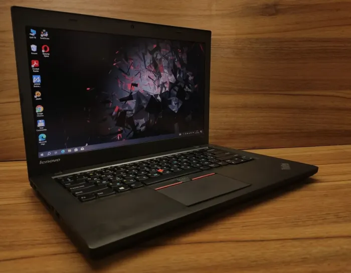 Ноутбук Б-клас Lenovo ThinkPad T450 / 14" (1600x900) TN / Intel Core i5-5300U (2 (4) ядра по 2.3 - 2.9 GHz) / 8 GB DDR3 / 240 GB SSD / Intel HD Graphics 5500 / WebCam / Windows 10 PRO Lic б/в - зображення 4