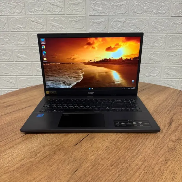 Ноутбук Б-клас Acer Aspire 7 A715-76 / 15.6" (1920x1080) IPS / Intel Core i7-12700H (14 (20) ядер по 3.5 - 4.7 GHz) / 16 GB DDR4 / 512 GB SSD / Intel Iris Xe Graphics / WebCam б/в - зображення 2