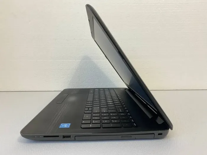 Ноутбук Б-клас HP 250 G5 / 15.6" (1366x768) TN / Intel Celeron N3060 (2 ядра по 1.6 - 2.48 GHz) / 8 GB DDR3 / 240 GB SSD / Intel HD Graphics 400 / WebCam / DVD-RW / HDMI б/в - зображення 6