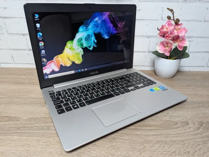 Ноутбук Б-клас Asus K551L / 15.6" (1366x768) TN / Intel Core i5-4200U (2 (4) ядра по 1.6 - 2.6 GHz) / 12 GB DDR3 / 128 GB SSD / nVidia GeForce GT 740M, 2 GB GDDR3, 64-bit / WebCam б/в - зображення 4