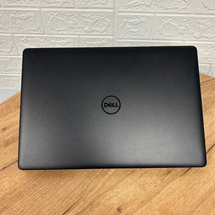 Ноутбук Dell Vostro 3590 / 15.6" (1920x1080) TN / Intel Core i7-10510U (4 (8) ядра по 1.8 - 4.9 GHz) / 16 GB DDR4 / 256 GB SSD / AMD Radeon 610, 2 GB GDDR5, 64-bit / WebCam / DVD-ROM б/в - зображення 3