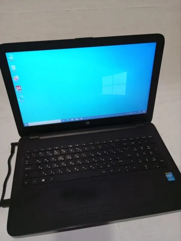 Ноутбук Б-клас HP 250 G4 / 15.6" (1366x768) TN / Intel Core i3-5005U (2 (4) ядра по 2.0 GHz) / 8 GB DDR3 / 128 GB SSD / AMD Radeon R5 M330, 2 GB DDR3, 64-bit / WebCam / АКБ не тримає б/в - зображення 2