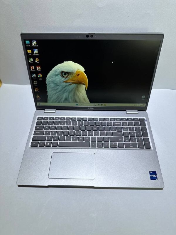 Ультрабук Dell Latitude 5530 / 15.6" (1920x1080) IPS / Intel Core i7-1265U (10 (12) ядер по 3.6 - 4.8 GHz) / 16 GB DDR4 / 256 GB SSD M.2 / Intel Iris Xe Graphics / WebCam / Win 11 Pro б/в - зображення 2