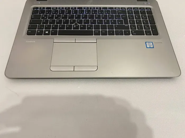 Ноутбук Б-клас HP EliteBook 850 G3 / 15.6" (1920x1080) IPS Touch / Intel Core i5-6300U (2 (4) ядра по 2.4 - 3.0 GHz) / 8 GB DDR4 / 240 GB SSD / Intel HD Graphics 520 / WebCam / DisplayPort б/в - зображення 4