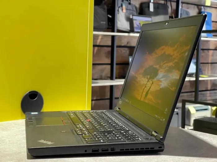 Мобільна робоча станція Lenovo ThinkPad P52 / 15.6" (1920x1080) IPS / Intel Core i7-8750H (6 (12) ядер по 2.2 - 4.1 GHz) / 16 GB DDR4 / 512 GB SSD / nVidia Quadro P2000, 4 GB GDDR5, 128-bit / WebCam б/в - зображення 4