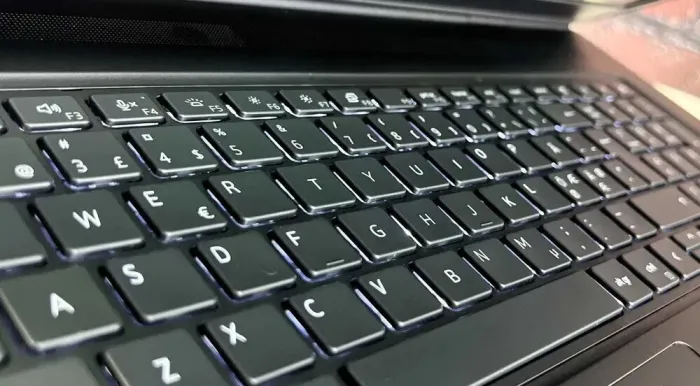 Мобільна робоча станція Dell Precision 7760 / 17.3" (1920x1080) IPS / Intel Core i9-11950H (8 (16) ядер по 2.6 - 5.0 GHz) / 64 GB DDR4 / 1000 GB SSD M.2 / nVidia RTX A5000, 16 GB GDDR6, 256-bit / WebCam б/в - зображення 2