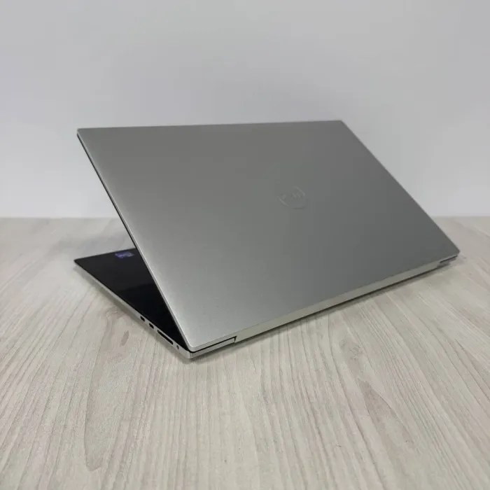 Ігровий ноутбук Dell XPS 17 9730 / 17" (1920x1200) IPS / Intel Core i9-13900H (14 (20) ядер по 2.6 - 5.4 GHz) / 32 GB DDR5 / 1000 GB SSD NVMe / nVidia GeForce RTX 4080, 12 GB GDDR6, 192-bit / WebCam б/в - зображення 6