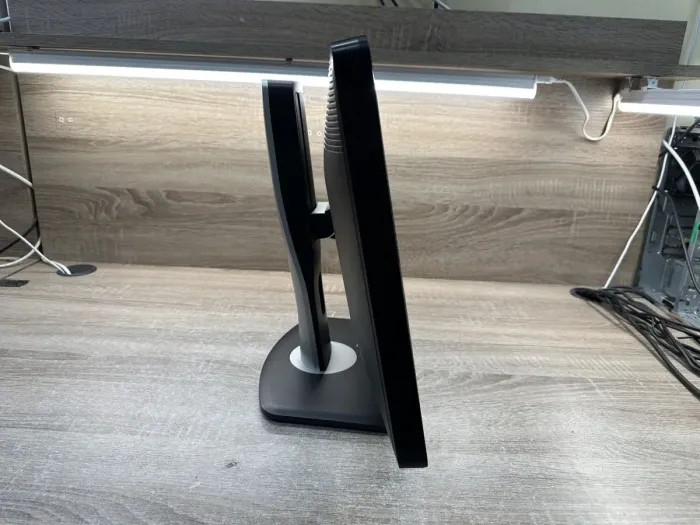 Монітор Dell P2213f / 22" (1680x1050) TN / VGA, DVI, DisplayPort, USB 2.0 б/в - зображення 6