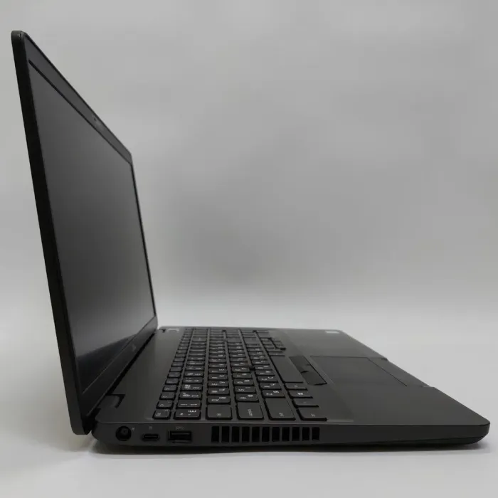 Ультрабук Dell Latitude 5500 / 15.6" (1920х1080) IPS / Intel Core i5-8365U (4 (8) ядра по 1.6 - 4.1 GHz) / 16 GB DDR4 / 256 GB SSD / Intel UHD Graphics 620 / WebCam / Windows 11 Pro б/в - зображення 4