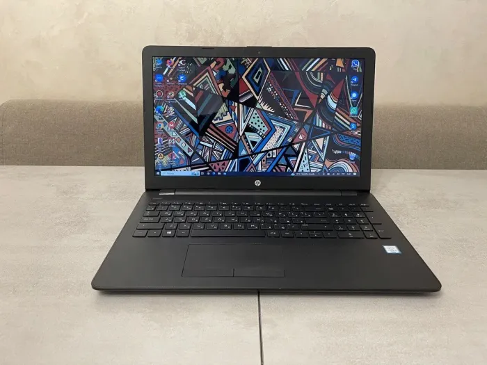 Ноутбук HP Pavilion 15-bs0xx / 15.6" (1366x768) TN / Intel Core i5-7200U (2 (4) ядра по 2.5 - 3.1 GHz) / 8 GB DDR4 / 128 GB SSD + 1000 GB HDD / Intel HD Graphics 620 / WebCam / HDMI б/в - зображення 2