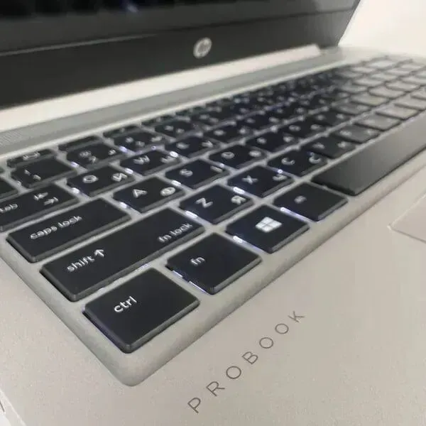 Ультрабук HP ProBook 445 G7 / 14" (1920x1080) IPS / AMD Ryzen 5 4500U (6 ядер по 2.3 - 4.0 GHz) / 16 GB DDR4 / 512 GB SSD / AMD Radeon RX Vega 6 / WebCam / TouchID б/в - зображення 6