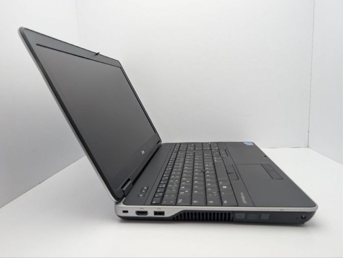Ноутбук Dell Latitude E6540 / 15.6" (1920x1080) TN / Intel Core i5-4200M (2 (4) ядра по 2.5 - 3.1 GHz) / 8 GB DDR3 / 1000 GB HDD / Intel HD Graphics 4600 / DVD-ROM б/в - зображення 4