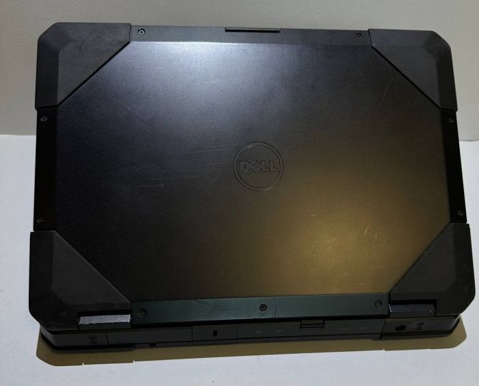 Захищений ноутбук Б-клас Dell Latitude 5414 Rugged / 14" (1366x768) TN / Intel Core i7-6600U (2 (4) ядра по 2.6 - 3.4 GHz) / 16 GB DDR4 / 256 GB SSD / Intel HD Graphics 520 / Win 10 Pro б/в - зображення 3